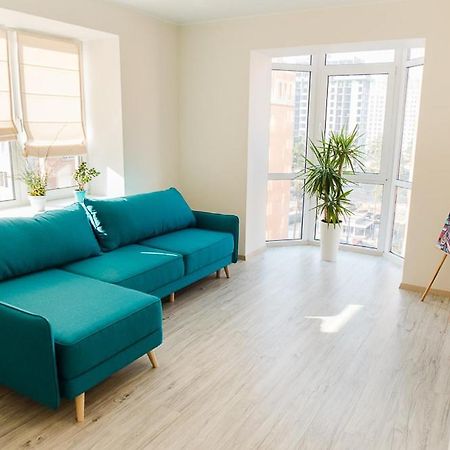 אירפין Skandi Apartment Near The Park מראה חיצוני תמונה