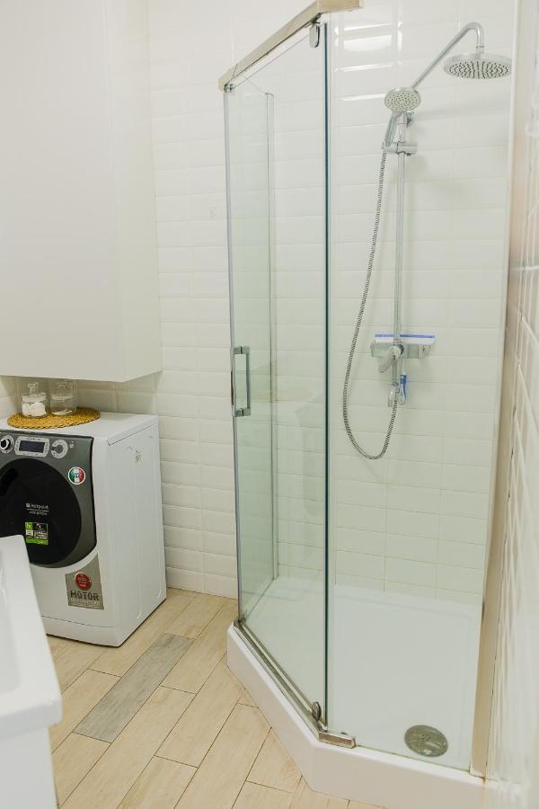 אירפין Skandi Apartment Near The Park מראה חיצוני תמונה